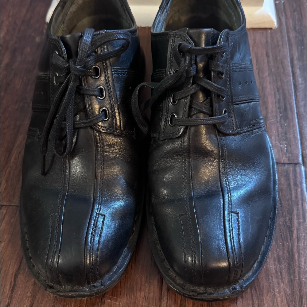Clarks Black Leather Oxfords